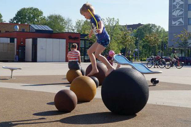 Foto af Play sculpture - Rubber ball EDPM ø 0.5m