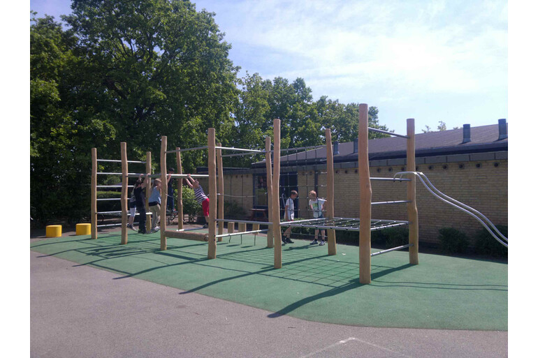 Foto af Obstacle course - balance bar h 3m and w 2m