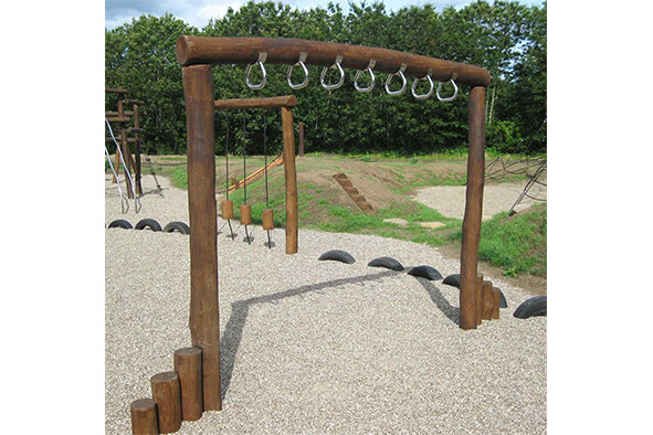Foto af Obstacle course - monkey bars with rings h 2m and w 2.8m robinia