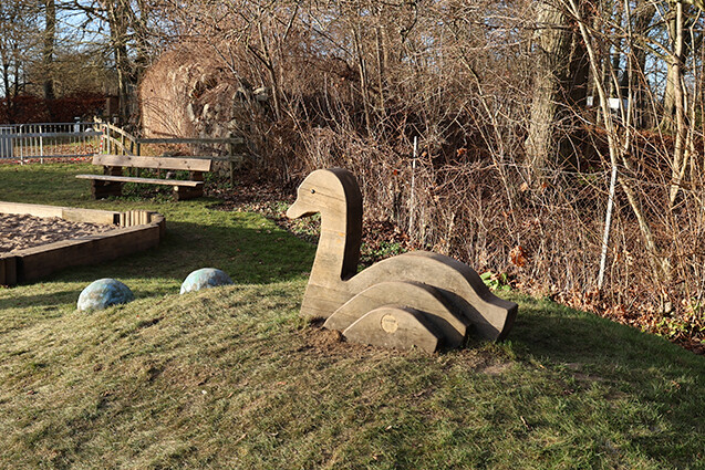 Foto af Play sculpture - swan